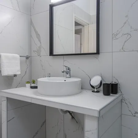 Jl Kassiopi Apartment *